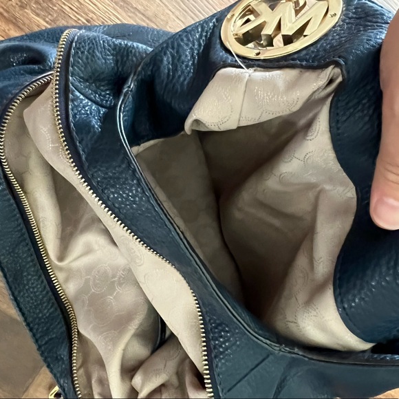 Michael Kors purse - Picture 3 of 5